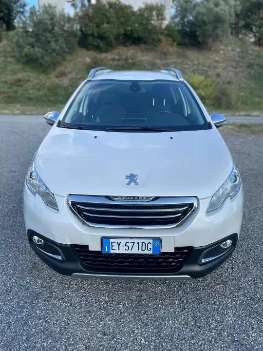 Peugeot 2008 - foto 1 di 5