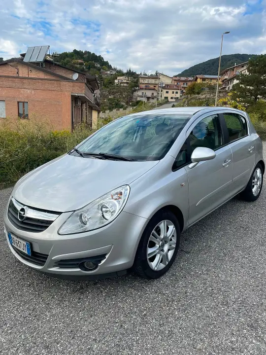 Opel corsa - foto 1 di 6